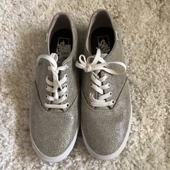 Vans Shoes - Women’s Vans